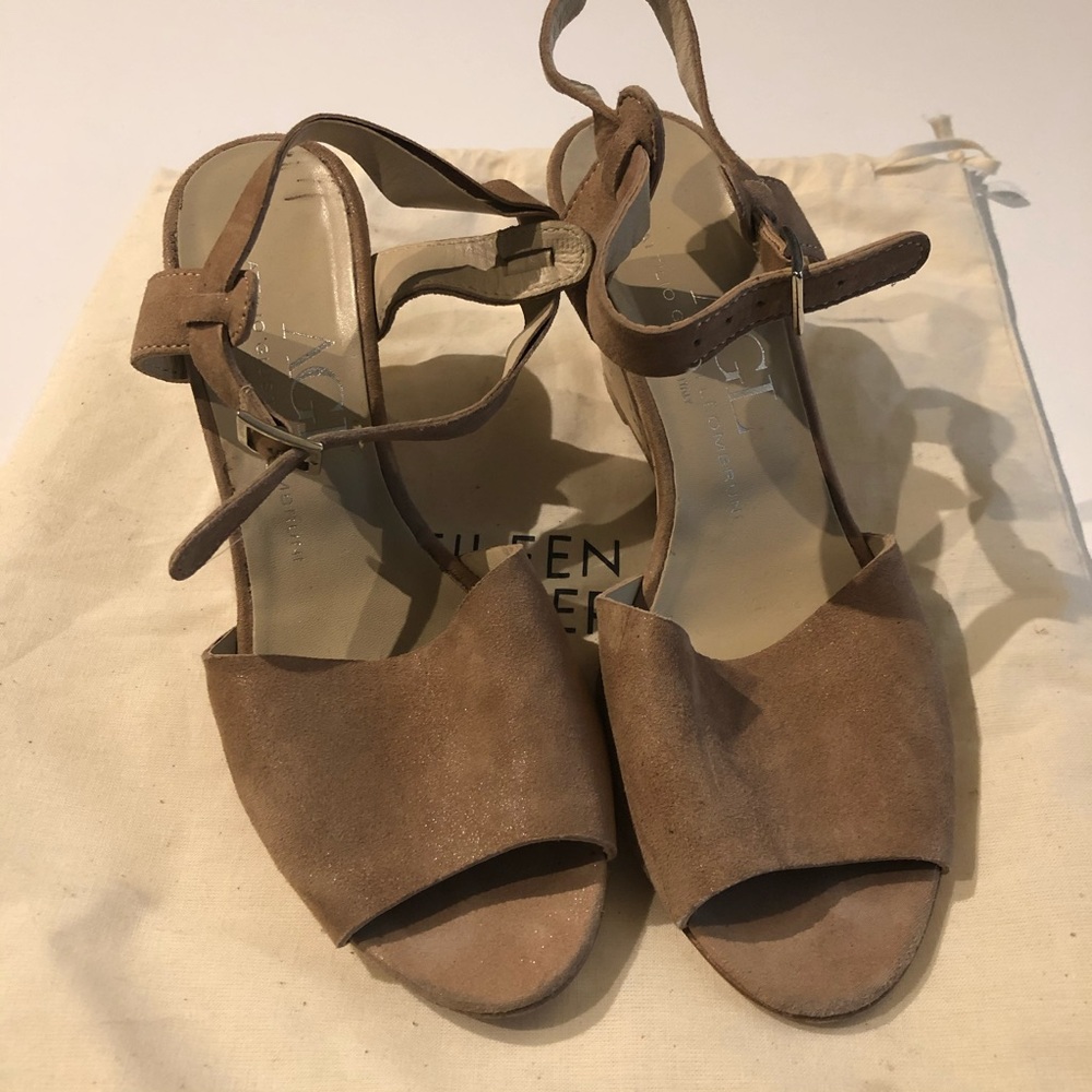 Beautiful suede AGL wedge!